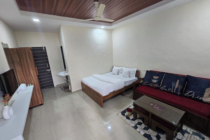 Room 9 of 24