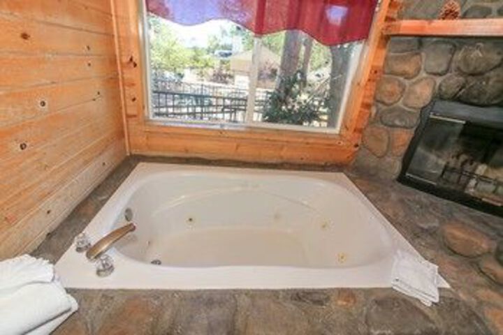 Hot Tub 22 of 27