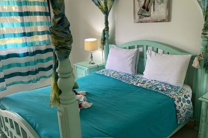 Room 4 of 23