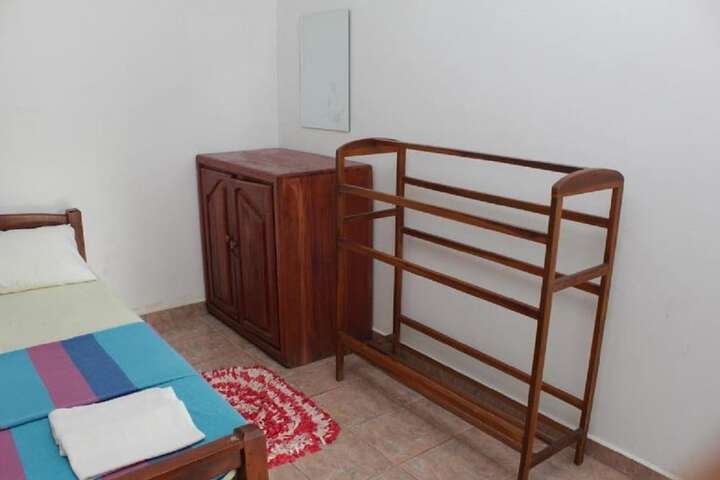 Room 10 of 12