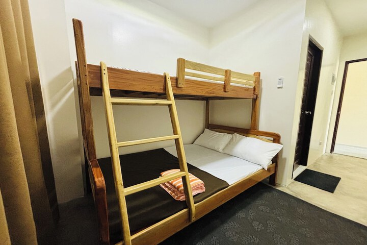 Room 12 of 34