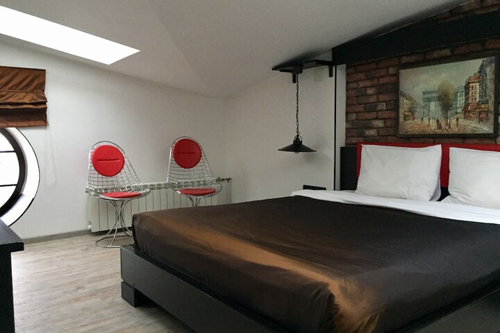 Room 6 of 58