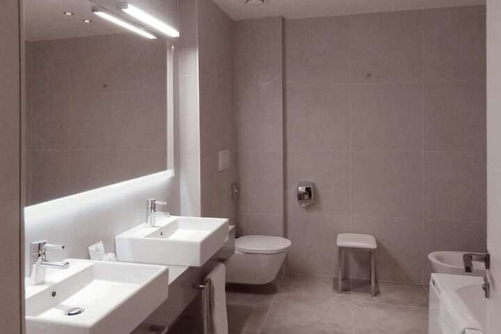 Room 60 of 69