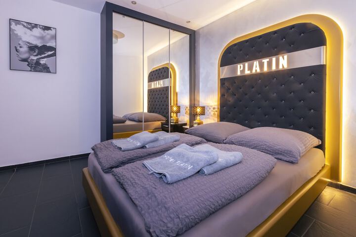 Room 14 of 30