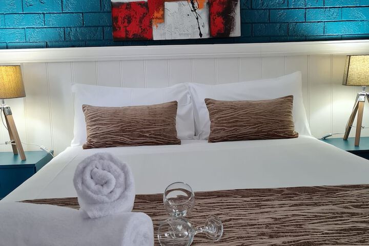 Room 10 of 26