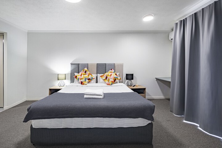 Room 5 of 61