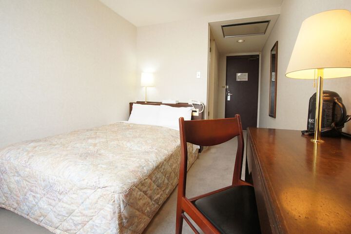 Room 7 of 37