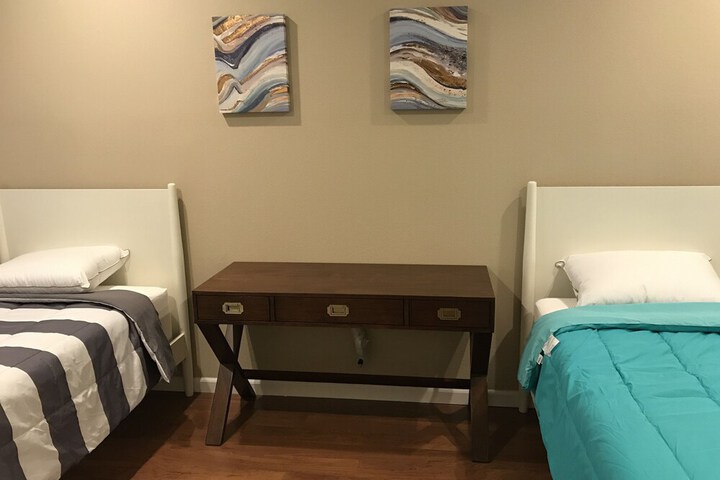Room 8 of 24
