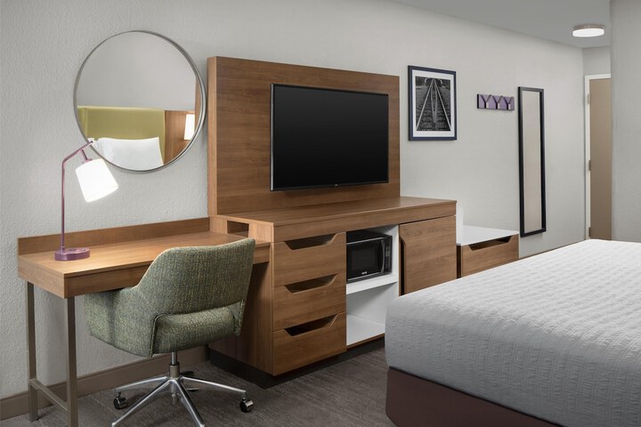 Room 11 of 34