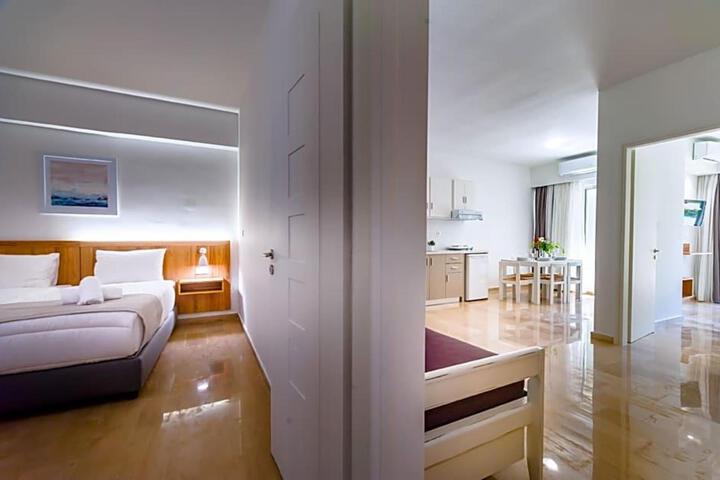 Room 5 of 20