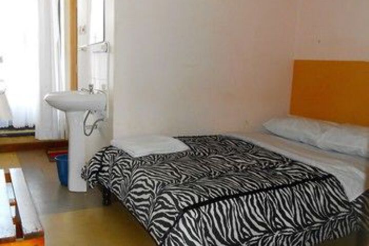 Room 34 of 63