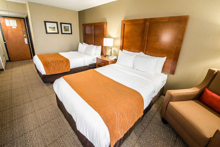 2 Double Beds (14 of 14)