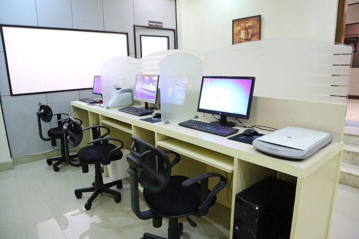 Business Center 37 of 39