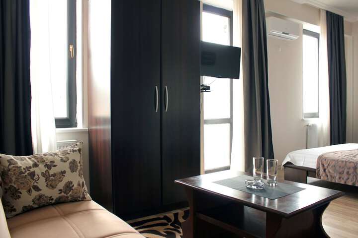 Room 7 of 34