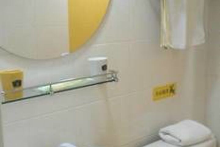 Room 12 of 39