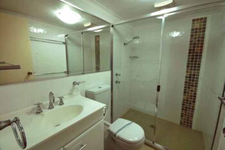 Room 9 of 30