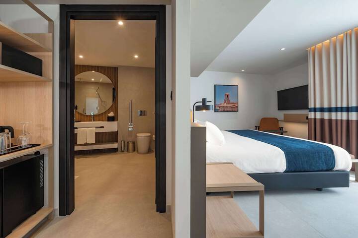 Room 13 of 119