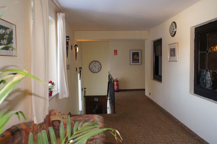Ballroom/Hall 63 of 77