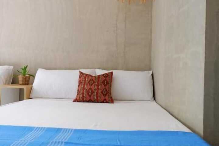 Room 14 of 38