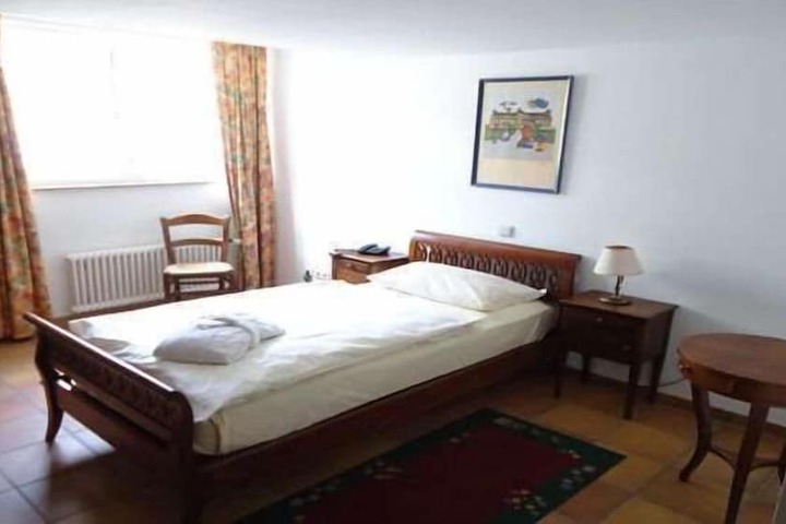 Room 19 of 40