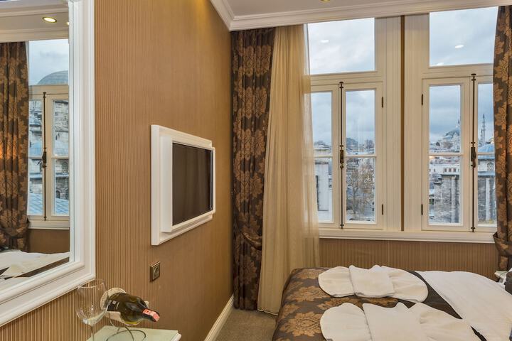 Room 21 of 87