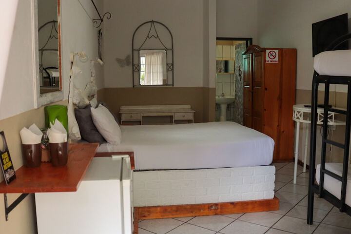 Room 10 of 40