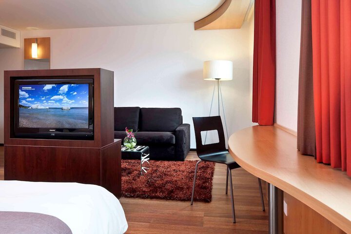 Room 5 of 41