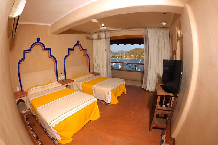 Room 4 of 48
