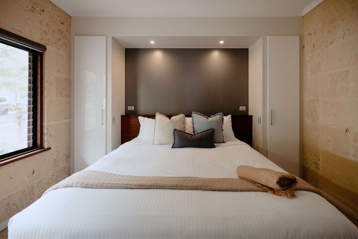 Room 6 of 71