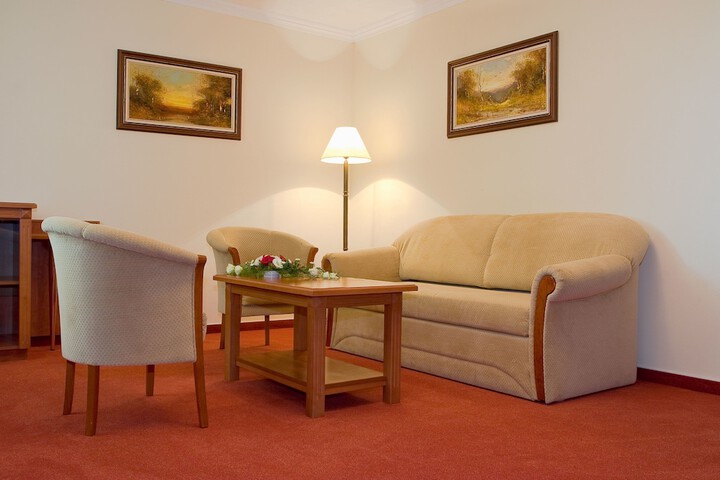 Room 12 of 42