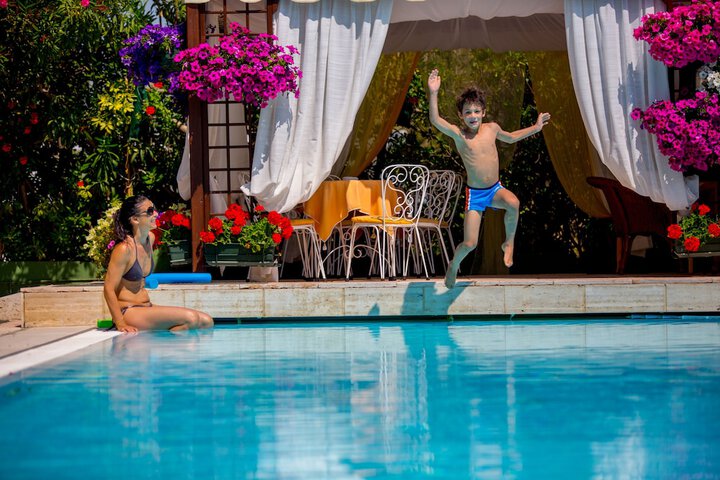 Pool 23 of 59