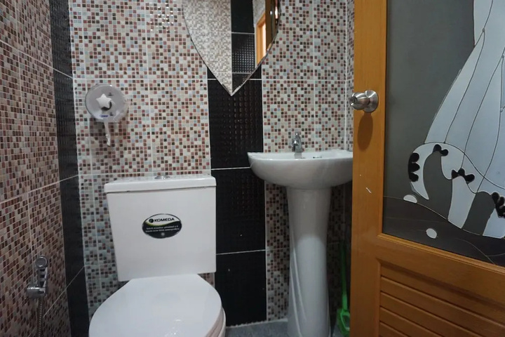 Room 7 of 14