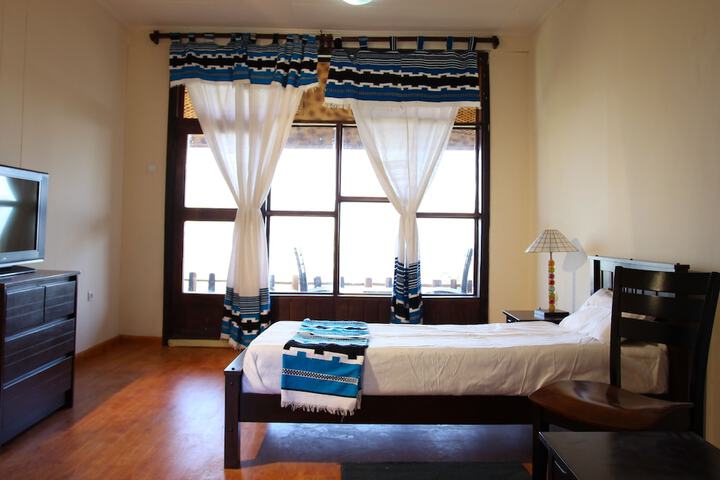 Room 6 of 42