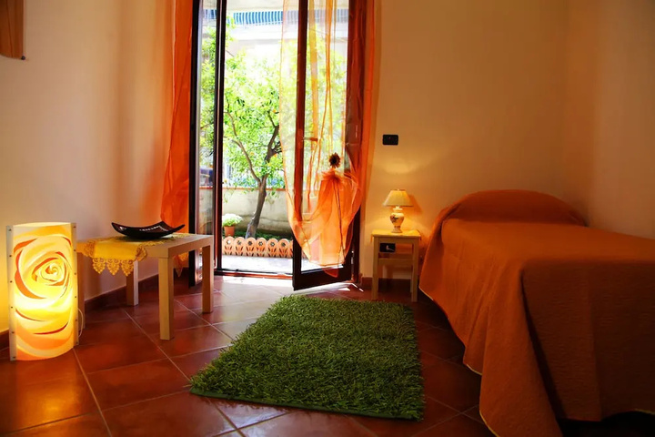 Room 4 of 17