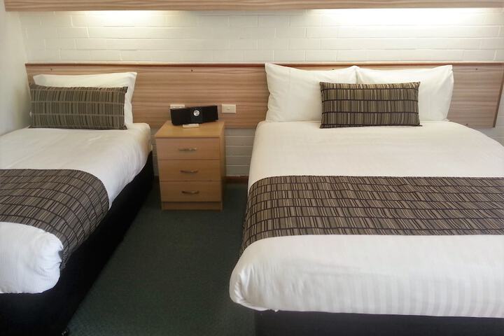 Room 6 of 35