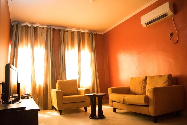 Room 12 of 97