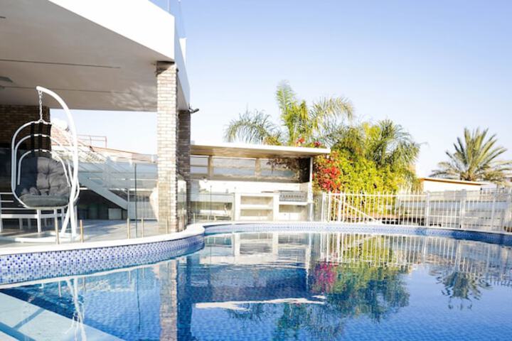 Pool 60 of 74
