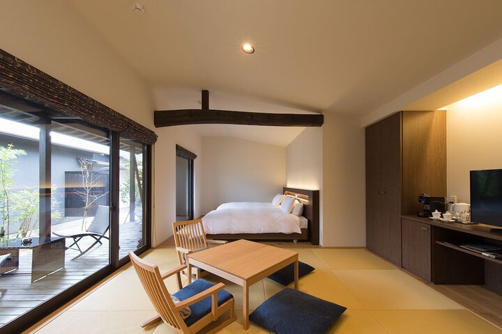 Room 16 of 39