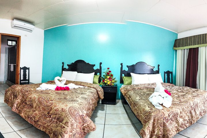 Room 7 of 8