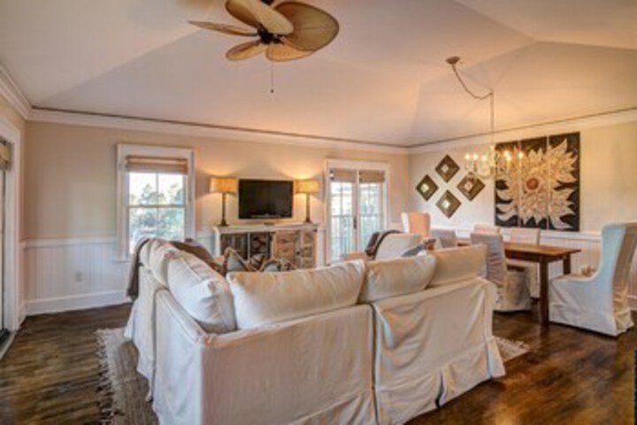 Hotel Interior 11 of 23