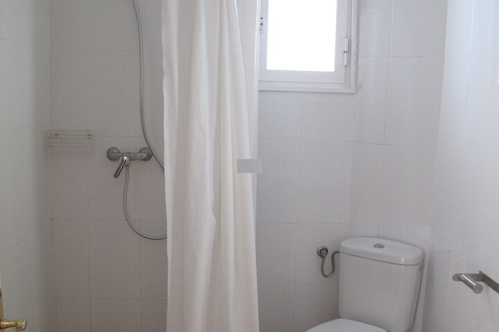 Room 9 of 12