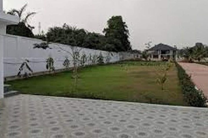 Property Grounds 34 of 43