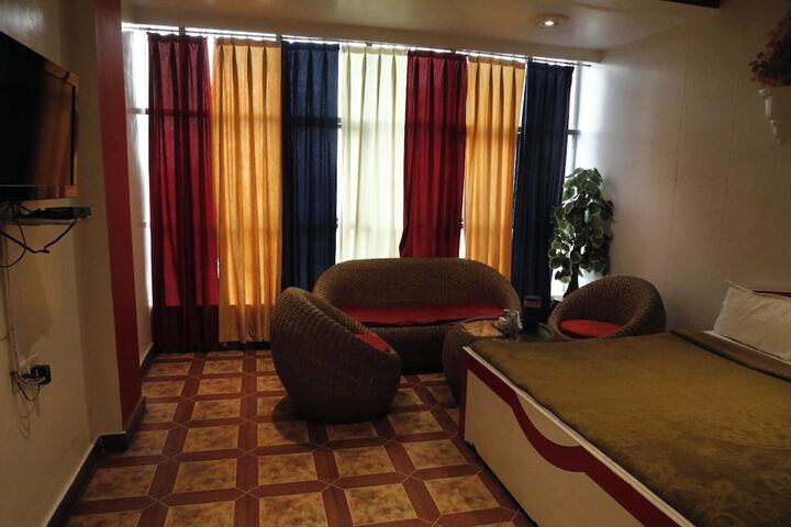 Room 8 of 15