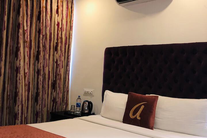 Room 4 of 21