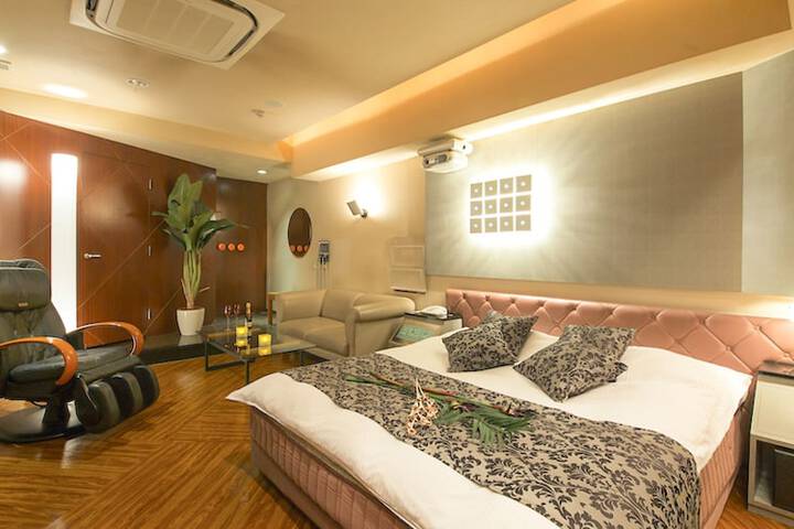 Room 32 of 41