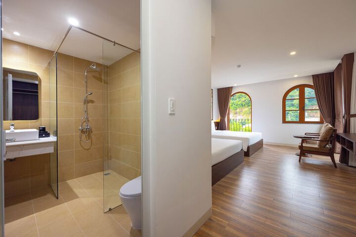 Room 18 of 27