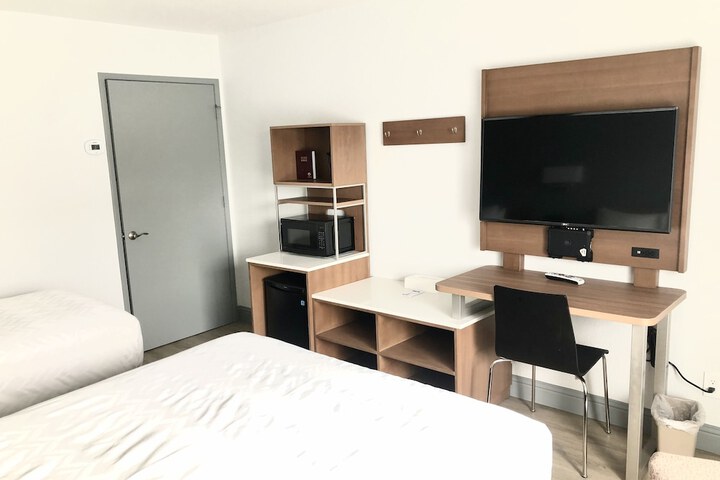 Room 30 of 76