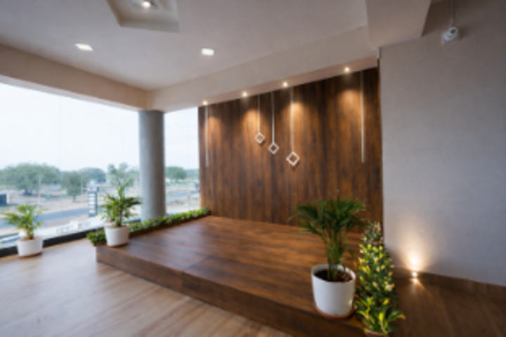 Ballroom/Hall 15 of 21