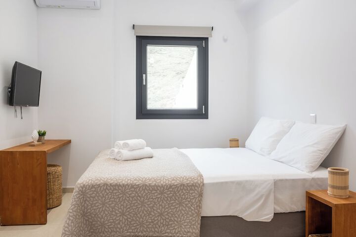 Room 18 of 33
