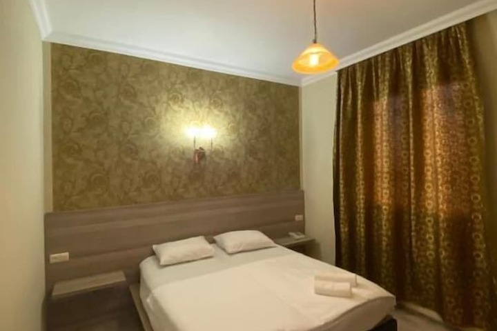 Room 13 of 63